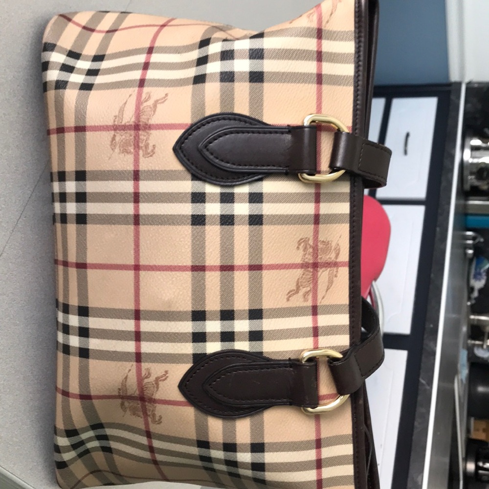 Burberry purse